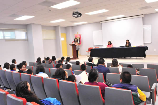 Alumnos UG realizan Servicio Social con niñas y niños de primarias públicas | Universidad de Guanajuato servicio-social-universidad-guanajuato-ug