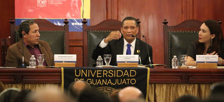 presentan-la-ley-y-palabras-libro-que-explora-relacion-entre-derecho-y-literatura-ug-ugto