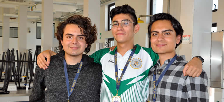 estudiantes-ug-medallistas-en-la-olimpiada-nacional-de-quimica-ugto