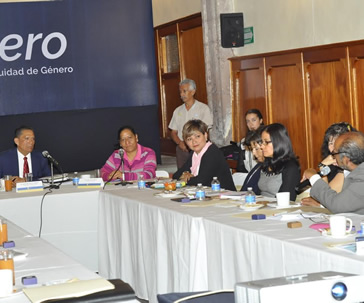 ug-dialoga-con-organizaciones-de-la-sociedad-civil-para-enriquecer-programa-de-equidad-de-genero-