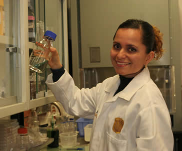 investigadores-ugtrabajan-mejorar-eficacia-tratamiento-cancer-seno-ugto-