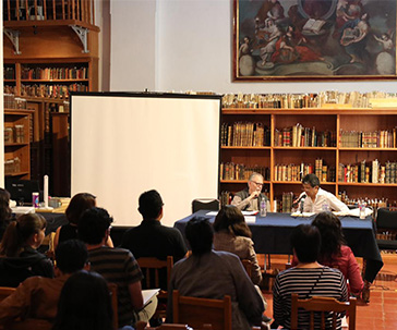 concede-david-huerta-500-libros-biblioteca-personal-ug-ugto-