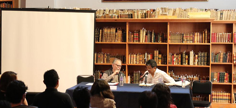 Concede David Huerta 500 libros de su biblioteca personal a la UG | (UG,UGTO) concede-david-huerta-500-libros-biblioteca-personal-ug-ugto