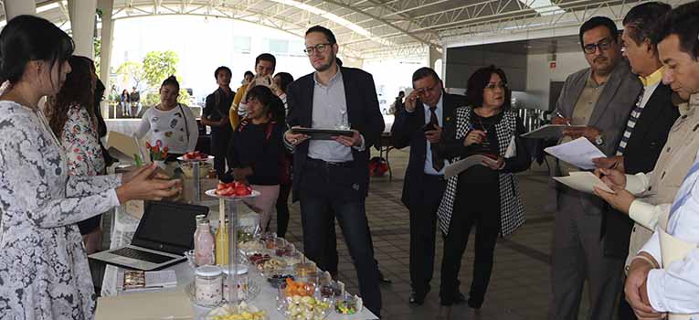 estudiantesdesarrollanproductosserviciospararesponderproblematicassociales-ug-ugto