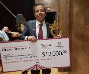 alumno-ug-gana-premio-municipal-de-la-juventud-por-transmitir-gusto-artistico-ugto-