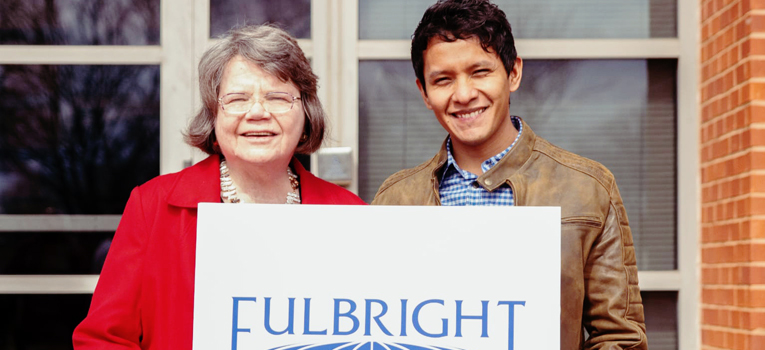 egresadobeca-principal