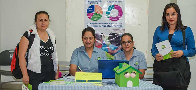 Se vinculan estudiantes de la UG con instituciones para realizar su