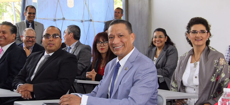 se-beneficia-comunidad-ug-con-obras-en-enms-leon-ugto