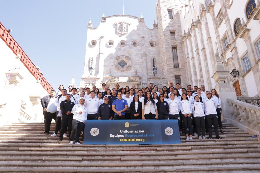 CEREMONIA DE FIN DE CURSOS DE LA MAESTRA EN CIENCIAS FORENSES 02