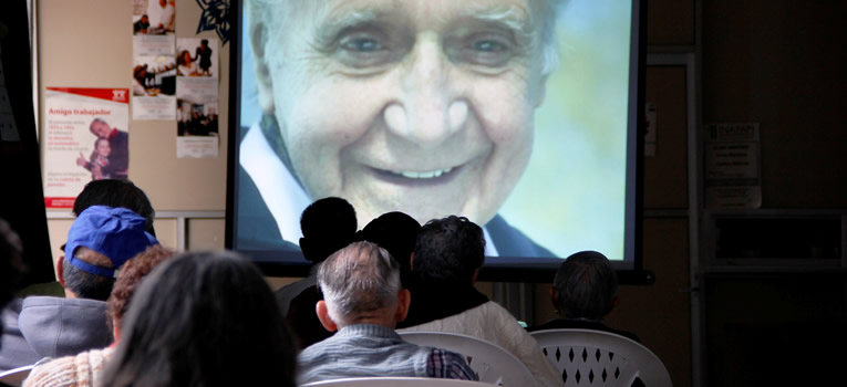 cine-club-albergue-adultos-mayores-niceforo-guerrero-universidad-guanajuato-ug-ugto