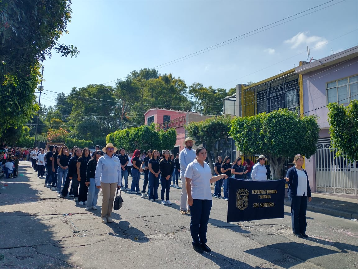 ccs ug desfile salvatierra 1