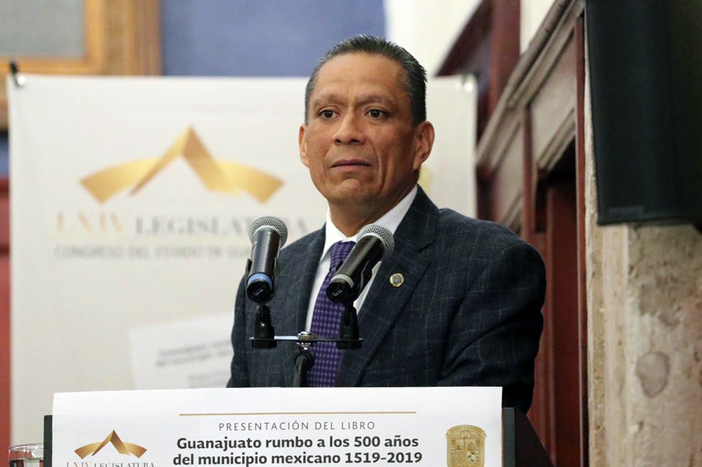 Presentan en la UG libro conmemorativo por los 500 años del