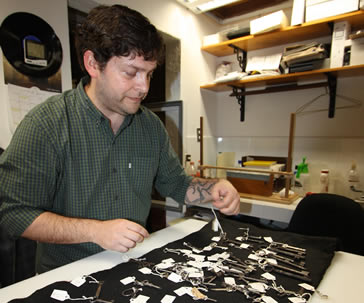 las-marcas-del-timepo-hacen-unico-al-libro-antiguo-ug-ugto-