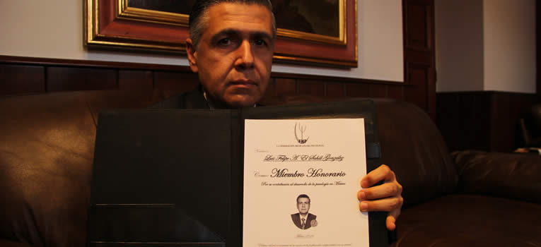 profesor-ug-miembro-honorario-de-la-federacion-psicologia-ug-ugto-universidad-de-guanajuato