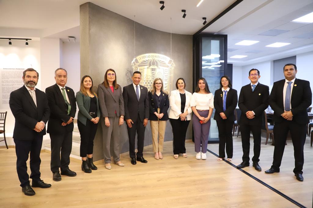CEREMONIA DE FIN DE CURSOS DE LA MAESTRA EN CIENCIAS FORENSES 02