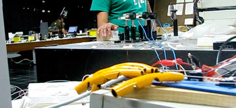 Universitarios patentan sistema para detección del movimiento de una mano con aplicaciones biónicas y biotecnológicas | Universidad de Guanajuato (UG, UGTO) sistema-deteccion-movimiento-mano-universidad-guanajuato-ug-ugto-2