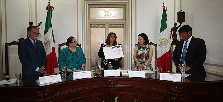 Catedráticos de la UG presentan libro Perspectivas comparadas de la Justicia Administrativa | Universidad de Guanajuato (UGTO) perspectivas-justicia-administrativa-universidad-guanajuato-ug-ugto