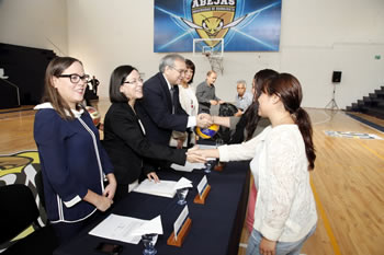 entregan-material-deportivo-a-selectivos