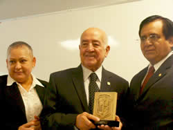 homenaje-profesor-ug